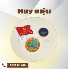 Huy hiệu 04